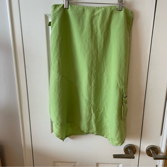 Nylon by Dex green skirt in lime green with asymmetrical hemline size 6 - Picture 7 of 7